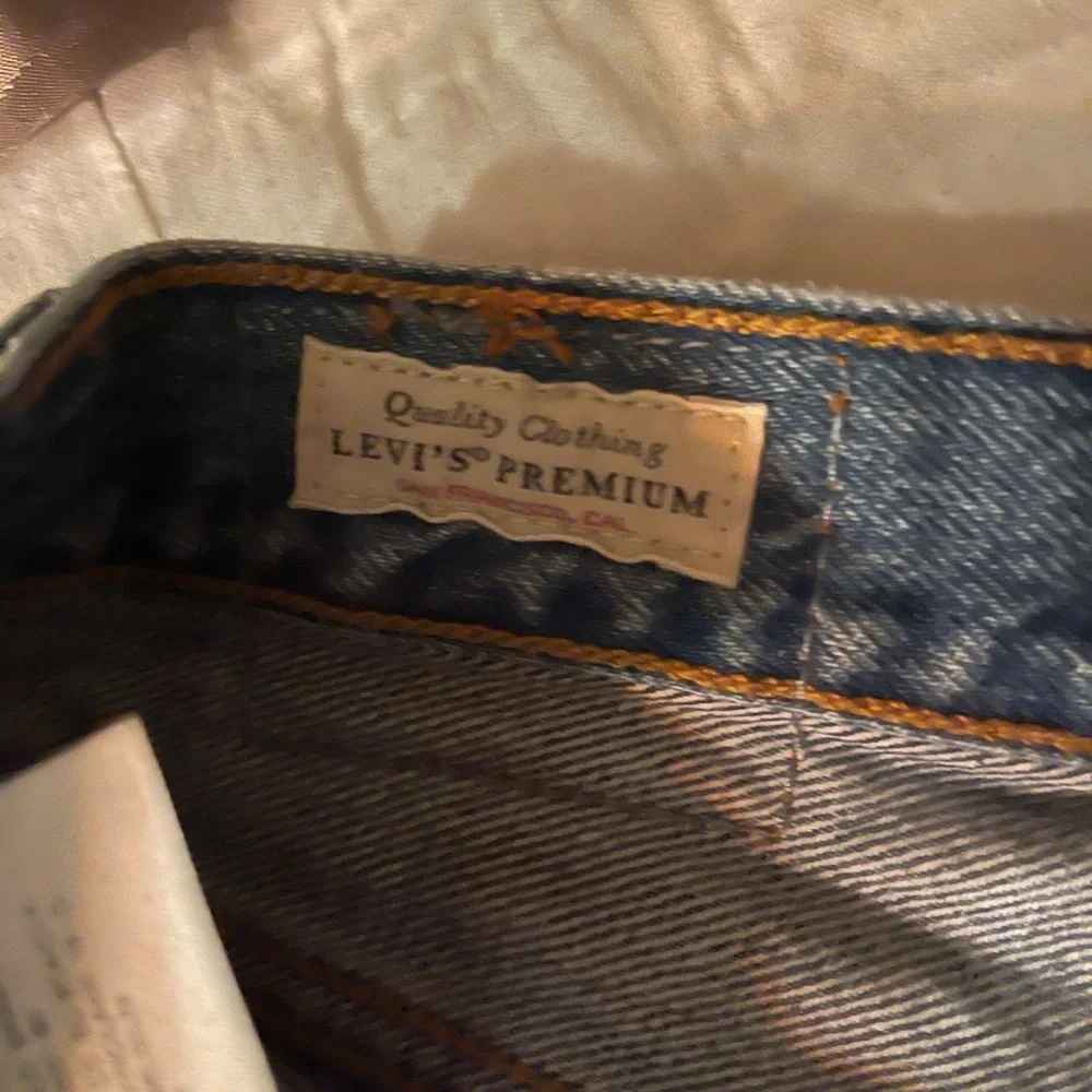 Levi 501 Jean Shorts - Picture 7 of 7